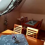 Gasthuis V Podzamci 3*