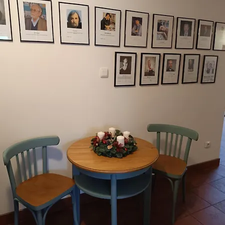 V Podzamci 3*