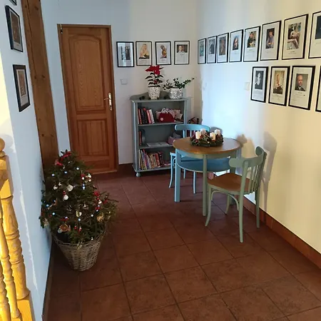 V Podzamci Гостевой дом 3*