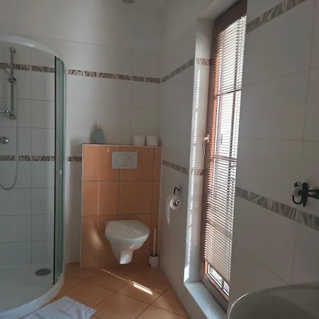 V Podzámčí