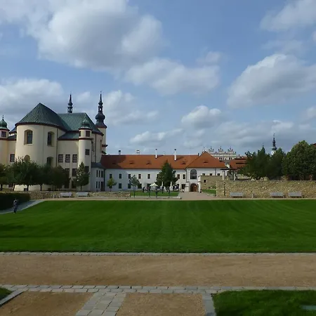V Podzamci Guest house Litomysl