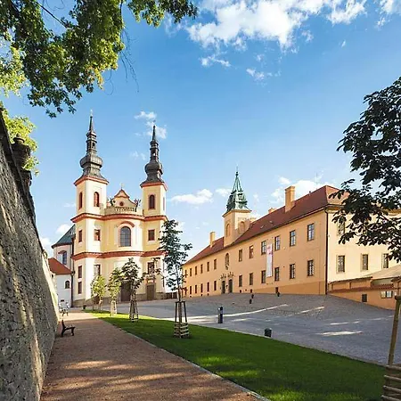 V Podzámčí