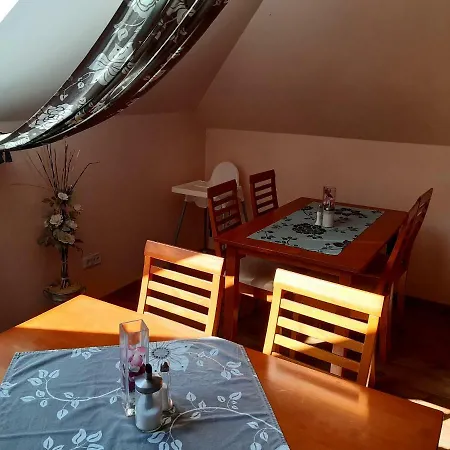 Pensión V Podzámčí 3*