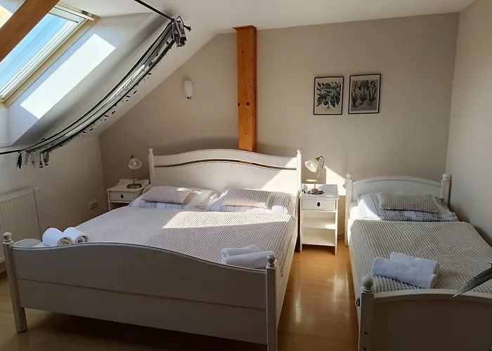 V Podzamci 3*