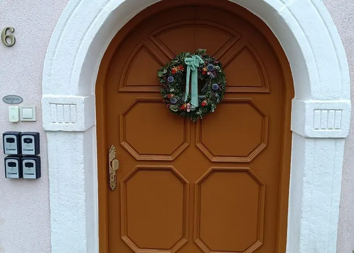 V Podzamci 3*
