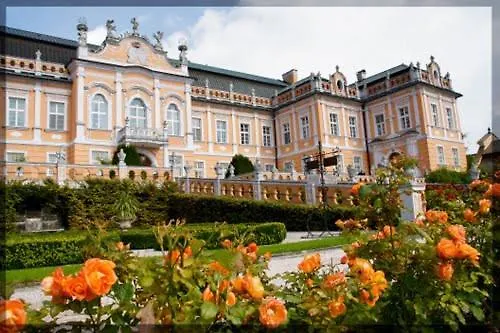 V Podzamci Guest house Litomysl