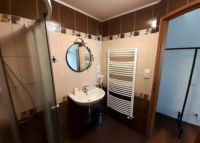 V Podzamci 3*